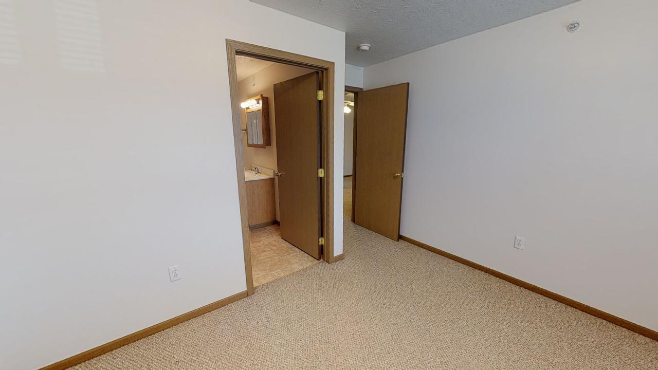 Falconcrest apartment photo 4