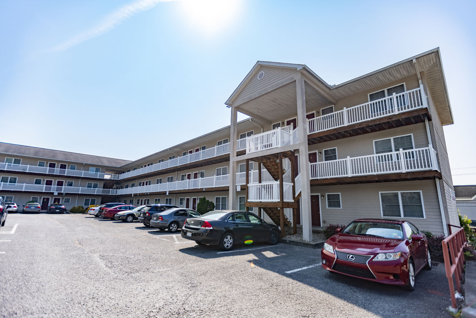 Falconcrest apartment photo 9